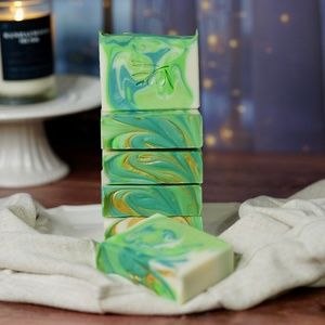 3 BARS OF GREEN AND WHITE SWIRLS HANDMADE ARTISAN SOAP: AVATAR2